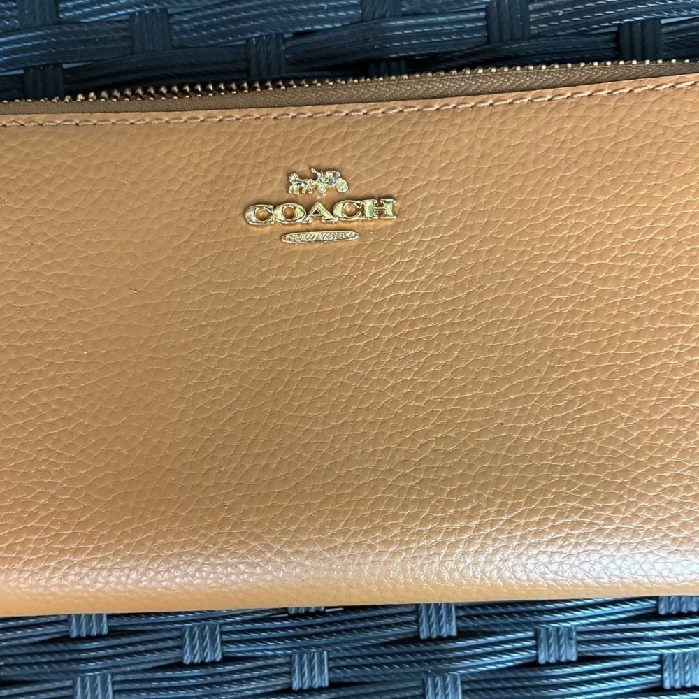 Coach Wallet - Picture 9 of 11